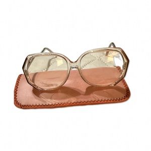 Vintage Glasses lenses can be removed.